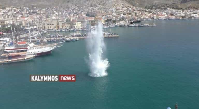 Εντυπωσιακό video από την εκρηκτική πρώτη Ανάσταση στο λιμάνι της Καλύμνου.