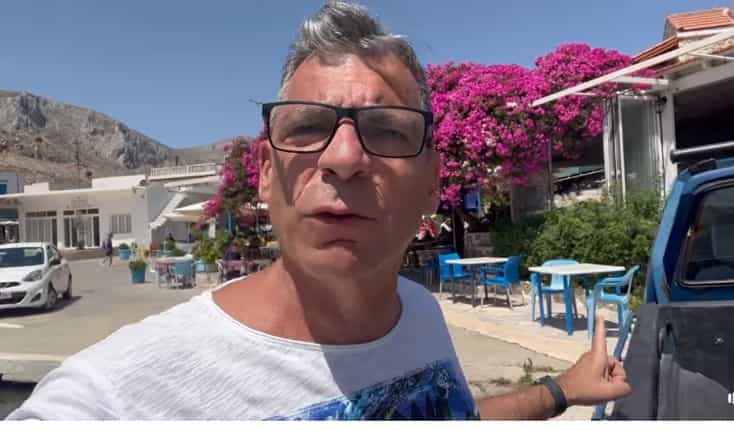 Ο Γιάννης Σερβετάς από το “Ράδιο ΑΡΒΥΛΑ” στο Βαθύ Καλύμνου, όπου εντόπισε τη “φονική” βουκαμβίλια! (video)