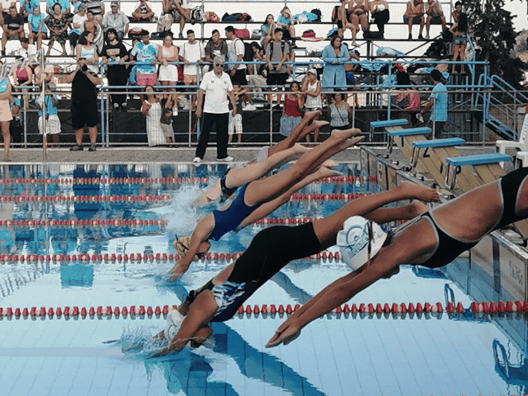 Ο Πρωτέας Ναυταθλητικός Όμιλος Καλύμνου για τους 2ους επίσημους Δωδεκανησιακούς αγώνες κολύμβησης που διοργάνωσε.