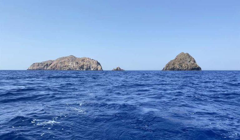 Νέα θαλάσσια πάρκα σε Αιγαίο (θα περιλαμβάνει 45 ακατοίκητες νησίδες από Μήλο μέχρι Νίσυρο) και Ιόνιο
