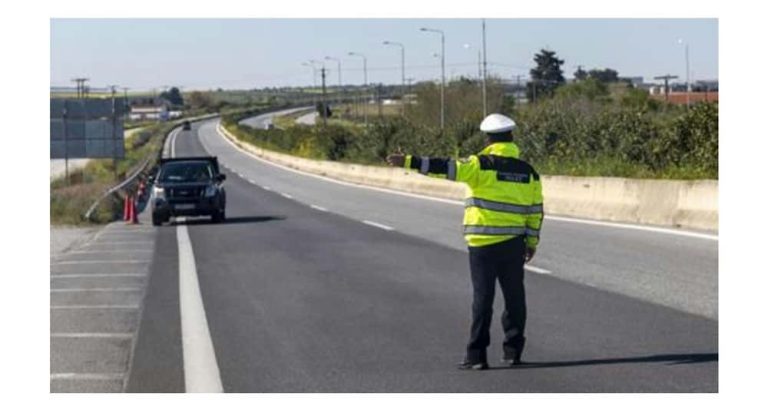 Συλλήψεις δύο ατόμων για παράνομες διαδικτυακές κοινότητες ενημέρωσης για αστυνομικούς ελέγχους — Πάνω από 200.000 μέλη στις ομάδες