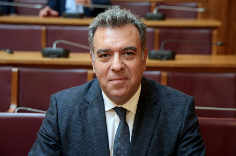 Μάνος Κόνσολας: “Δάνεια από το Ταμείο Δίκαιης Αναπτυξιακής Μετάβασης για μικρές επιχειρήσεις σε νησιά του Νοτίου Αιγαίου με έως 3.000 κατοίκους”