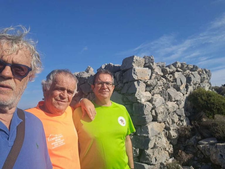 Εκεί όπου η Κάλυμνος αγγίζει τη Λέρο – Μια διαδρομή φυσικής ομορφιάς και ιστορικής μνήμης πάνω στις κορφές. (video)