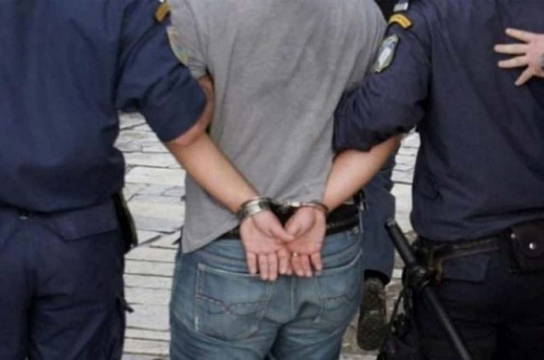 Σοκ στη Λέρο: Ανήλικος ομολόγησε τη δολοφονία του 50χρονου πατέρα του- Τον χτύπησε στο κεφάλι με ρίψη αντικειμένου στο χώρο εργασίας.