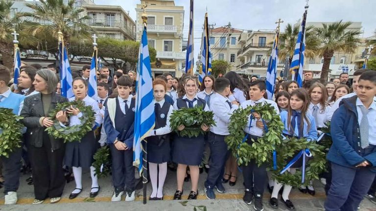Κάλυμνος: Η απότιση φόρου τιμής στο Ηρώο την παραμονή της εθνικής επετείου της 25ης Μαρτίου (video)