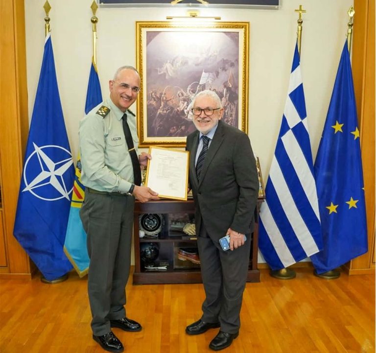 ΓΕΕΘΑ: Πρόθεση δωρεάς πλοίου στις Ένοπλες Δυνάμεις από τον Φώτη Μανούση