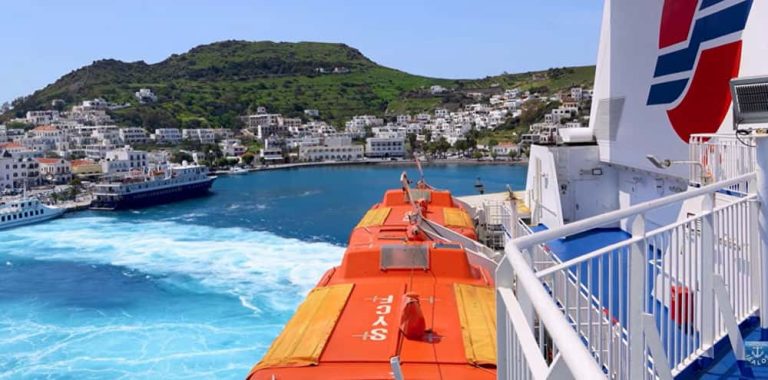 Superfast XI: Ρεμέτζο 3 λεπτών και μαζική επιβίβαση εκδρομέων στην Πάτμο (video)