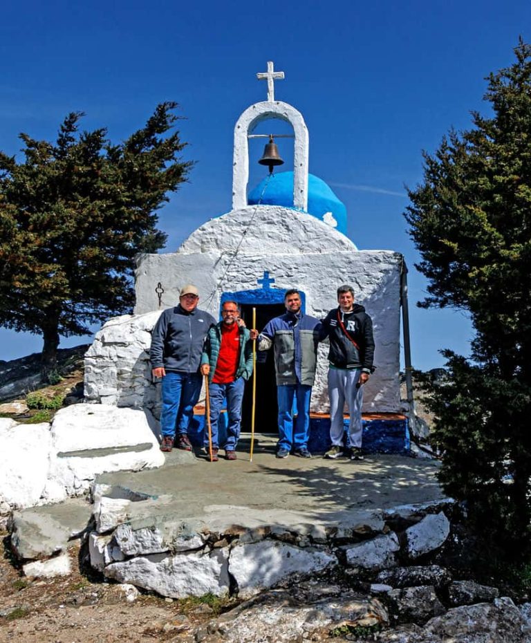 Στην κορυφή του Δίκαιου Κω με τον φακό του Νικόλα Σμαλιού – Μια ανάβαση που μετατρέπεται σε τέχνη